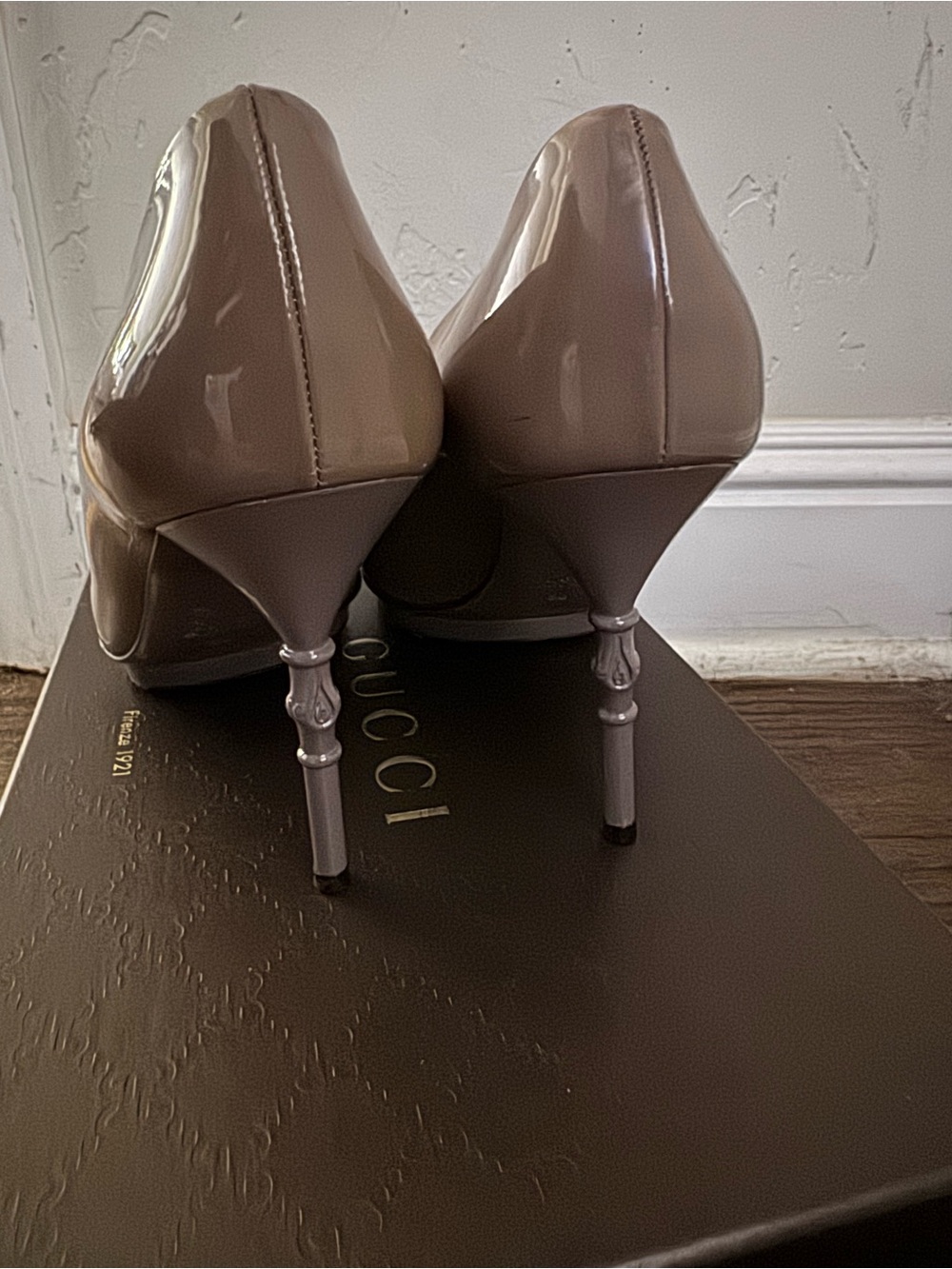 Gucci Patent Leather Pointed-Toe Stiletto Pumps in Taupe Beige